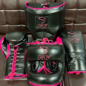 ชุดมวย Fly SuperLace, ถุงมือชกมวยหนังวัวแท้แบบสั่งทำพิเศษ, ที่ครอบจมูก, ที่ครอบศีรษะ, ที่ป้องกันอวัยวะเพศ - Product Image 1
