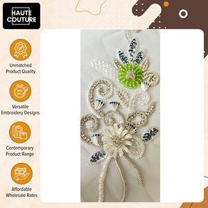 Appliques brodées à la main pour vêtements et accessoires féminins - Fleurs superposées à sequins et broderies en fil métallique, provenant d'un fournisseur indien, en promotion - Product Image 2