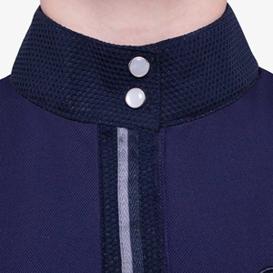 Chemise de compétition équestre de haute qualité, extensible dans 4 directions, en tissu technique doux au toucher, idéale pour la compétition et les spectacles. - Product Image 4