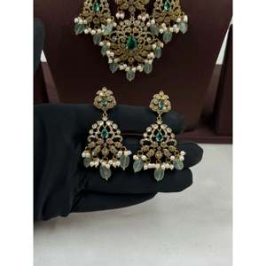 Indian Ethnic Artificial <b>Jewellery</b>-Katrina Victorian Traditional Hasli Bridal Pearl <b>Gold</b>-Plated Earring <b>Set</b> - Product Image 4