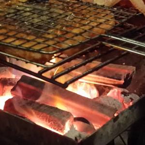 CHARBON DE BOIS DE SCIE MEILLEUR VENDEUR POUR BBQ, FABRIQUÉ AU VIETNAM PAR BIWOOD COMPANY, SANS ODEUR ET SANS FUMÉE - Product Image 3