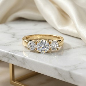 เพชรทรงกลมเจียระไนแบบบริลเลียนท์ น้ำหนักรวม 1.00 กะรัต ทอง 14k เพาะเลี้ยงในห้องปฏิบัติการ สำหรับแหวนเพชรเม็ดเดี่ยวสุดหรูสำหรับผู้หญิงที่ได้รับการรับรอง - Product Image 1