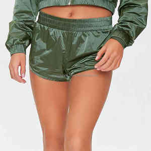 Conjunto de pantalones cortos cortavientos de 2 piezas de nailon 100% personalizado para mujer - Product Image 3