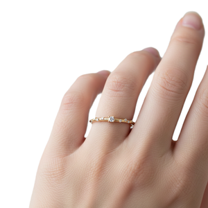 Bague Solitaire Minimaliste en Diamant Rond de Laboratoire, Or Massif 9K 10K 14K 18K, Bague Délicate à Sept Pierres - Product Image 5