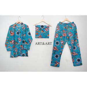 Conjunto de Pijama Floral Azul Elegante Hecho a Medida Tela 100% algodón, suave y transpirable. Regalo Confortable para Mujeres - Product Image 6