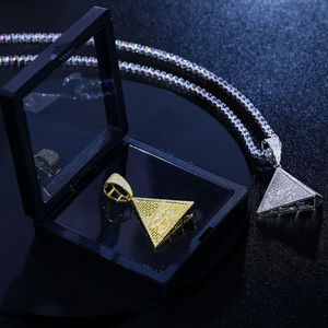 Pendentif pyramidal plaqué argent avec strass, breloque en alliage, bijoux de mode pour homme style hip-hop, micro-incrustation de cristaux - Product Image 2