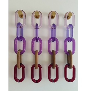 งานประติมากรรมเรซิ่นรูปโซ่ตกแต่งแบบ OEM ODM พร้อมลวดลายไล่เฉดสี งานแฮนด์เมดสำหรับตกแต่งบ้านสไตล์โมเดิร์น - Product Image 4