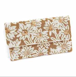 Nouveauté : Pochette en résine style bohème pour femme, sac à main artisanal multicolore avec bouton décoratif pour les soirées - Product Image 4