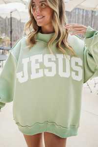 Sudadera Oversize de Cuello Redondo para Mujer, Verde, con Estampado de Letras de Jesús, Hombros Caídos, 100% Algodón Tejido, Estilo Otoñal - Product Image 1