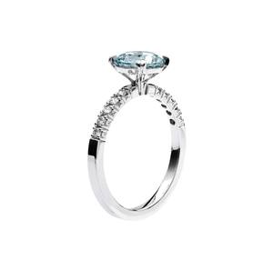 Anillo de Compromiso de Lujo con Topacio Azul Tallado de Shama Gems Jewels, Plata de Ley con Baño de Oro Blanco y Engaste de Garras - Product Image 4