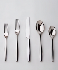 Ensemble de 5 couverts en acier inoxydable, finition plaquée argent, manches robustes, parfaits pour la cuisine, la table, la maison et l'hôtel. - Product Image 1