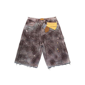 Shorts en jean pour homme personnalisés, coupe ample, style hip-hop, délavés à l'acide, effet vieilli, ornés de strass et de pierres, avec embellissements en diamant - Product Image 1