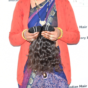 Cheveux humains indiens bruts, alignés aux cuticules, double tirage, non traités chimiquement, pour tissage, ondulés, en paquet, qualité fabricant - Product Image 4