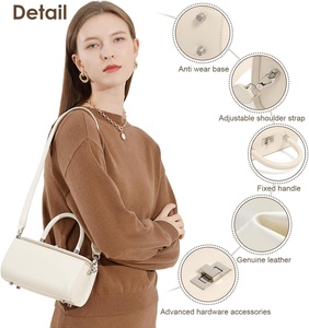 Sac fourre-tout structuré en cuir véritable pour femme, de créateur, avec fermeture éclair et double anse réglable à ouverture supérieure - Product Image 4
