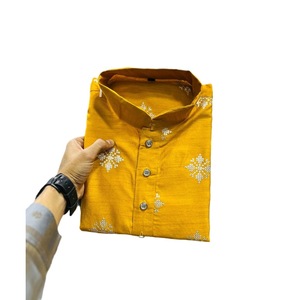 MODA PARBON SEDA MATE COBRE SECUENCIA TRABAJO HOMBRE KURTA CON PIJAMA MOSTAZA - Product Image 1