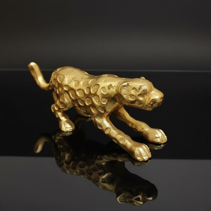 Handgefertigte Messing-Leopardenfigur Geparden-Tierskulptur Gefleckte Wildkatzen-Statue Elegante Tischdekoration für Zuhause und Büro - Product Image 5