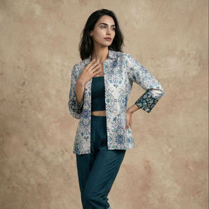 Conjunto Coordinado Premium de Satén Modal con Estampado Digital Tradicional para Mujer con Chaqueta Elegante y Pantalones de Crepé - Ideal para Bodas y Diwali - Product Image 1