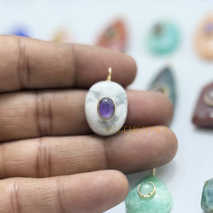 Colgante de Piedra Preciosa Ovalada de Piedra Lunar Arcoíris con Doble Piedra de Cuarzo Rubí Chapado en Oro de 18k - Product Image 3