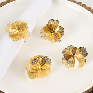 Les anneaux de serviette à motif floral s'adaptent parfaitement aux serviettes en tissu de toute couleur, texture ou motif, offrant une flexibilité de style infinie. - Product Image 6