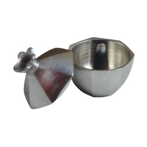 Porte-encens décoratif en métal au design en forme de grenade, idéal pour la décoration intérieure - Product Image 1