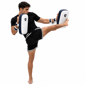 Guantes de Boxeo DUMELA WHITE NAVY LEATHER PROTECTIVE, Modelo DI-MK 8, Diseño Contorneado Duradero para Entrenamiento de Muay Thai, Pakistán - Product Image 4