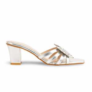 Pantoufles de sport argentées pour femme FN7955 - Product Image 4