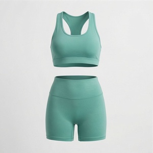 Conjunto Deportivo de 2 Piezas para Mujer, Verde Sólido, Bra Deportivo Tejido y Pantalones Cortos por Encima de la Rodilla, Transpirable, Spandex, Nailon, Ropa Deportiva - Product Image 1