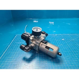 Régulateur-filtre SMC AW30-03BG d'occasion – Pièces détachées d'équipement semi-conducteur d'époque - Product Image 3