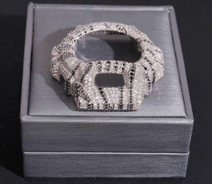 นาฬิกา Iced Out DW6900 รุ่นดัดแปลง ตัวเรือนสแตนเลสสตีลสุดหรู สไตล์ CasiOak ประดับเพชร สำหรับผู้ชาย พร้อมตัวเรือนโลหะแบบ gshok - Product Image 3