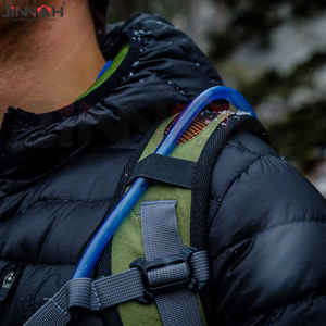 Sac d'hydratation 18L avec poche à eau de 2 litres offerte, idéal pour la randonnée, la course à pied, le cyclisme et les trajets quotidiens - Product Image 6