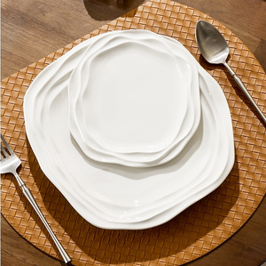 Vajilla de cerámica blanca de diseño ondulado único, estilo escandinavo moderno, textura brillante, libre de BPA, ideal para el hogar, cafetería o como regalo. - Product Image 3