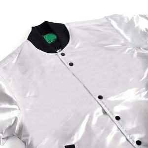 Veste de baseball universitaire en satin pour hommes avec logo de haute qualité personnalisé hiver style de rue boutonné Lettermen sports d'équipe et club - Product Image 4