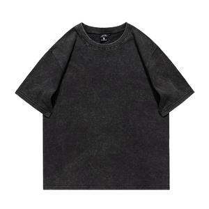 Ensemble sportswear homme été deux pièces, t-shirt et short, coton haute qualité, effet délavé, logo personnalisé. - Product Image 2