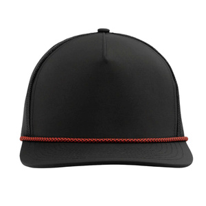 หมวกเบสบอลแบบ Snapback 5 ชิ้นส่วน ผ้าโพลีกันน้ำ ปีกหมวกแบน พร้อมโลโก้ปัก 3 มิติ ตกแต่งด้วยเชือก รูเจาะแบบเลเซอร์ - Product Image 2