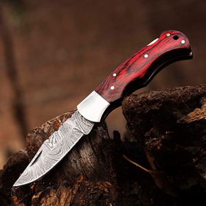 Cuchillo de bolsillo hecho a mano de acero de Damasco con hoja recta tipo clip point, mango de madera y funda de cuero, personalizable OEM/ODM - Product Image 5