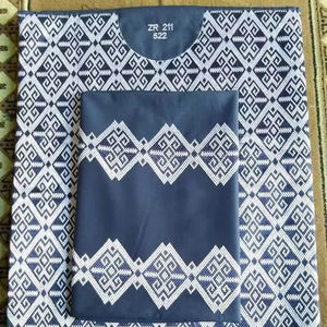 Vestidos Afganos Azul Rey Vibrante para Hombre con Patrones de Bordado Plateado Brillante y Silueta Tradicional con Múltiples Pliegues - Product Image 1