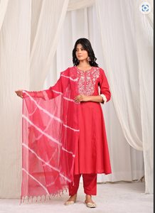 ชุดคุร์ตะทรงเอไลน์ปักลายลาลริตู พร้อมผ้าคลุมไหล่เลเฮริยา - Product Image 3