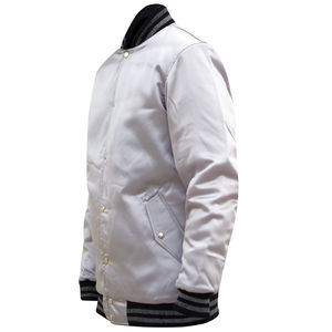 Chaqueta Varsity Personalizada 100% Poliéster Color Granate Borgoña Satinado Ecológica con Detalle de Ribete Estilo Bomber para Primavera y Deportes - Product Image 5