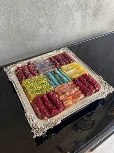 Bandeja de Servir Cuadrada de Aluminio y Latón, Ideal para Presentar Postres, Dulces y Bocadillos, Plato Decorativo Tradicional - Product Image 5