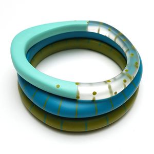 Brazaletes de Resina Hechos a Mano, Elegantes y Modernos, Diseño Único para Personas Conscientes de la Moda, RR ENTERPRISES India - Product Image 3