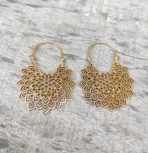 Pendientes de Latón al por Mayor, Pendientes de Latón Puro de Alta Calidad, Ligeros y Duraderos, Precio de Fábrica Personalizado - Product Image 4