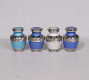 Juego de Urnas Conmemorativas Metálicas Mini Azules y Blancas con Bandas Plateadas Grabadas para Cenizas Familiares - Product Image 1
