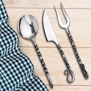 Vente en gros OEM/ODM – Ensemble de couverts Viking en acier inoxydable forgé à la main avec logo personnalisé – Style traditionnel, écologique et multifonctionnel - Product Image 4