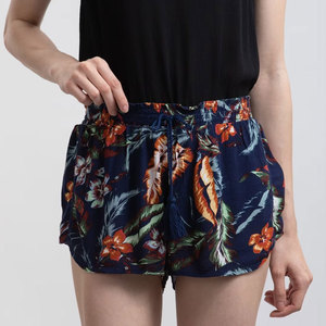 Shorts de Cintura Alta con Estampado Floral para Mujer, Corte Holgado, Cierre con Cordón, Estilo Casual de Gasa, Azul Marino con Detalle de Borlas - Product Image 1