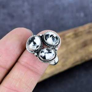 Vente en gros de bagues à trois pierres en turquoise de buffle blanc naturel plaqué argent 925, bijoux faits à la main, style bohème vintage, création de designer - Product Image 4