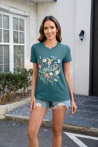 T-shirt imprimé tendance pour femmes, t-shirt graphique décontracté, tissu en coton, toucher doux, haut élégant pour l'été, vêtement léger et à la mode - Product Image 3