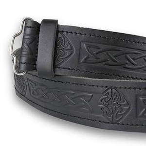 Ceinture écossaise en cuir 100% noir avec nœud celtique et motif gaufré, doublure réglable à scratch pour kilt des Highlands écossais - Product Image 5