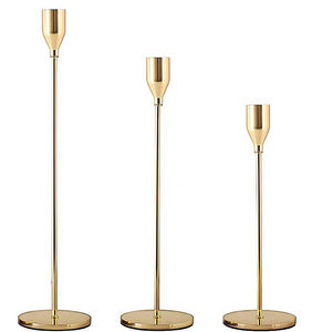 Caja de exhibición y almacenamiento de vidrio y metal de primera calidad, diseñada para ofrecer una presentación elegante y una organización práctica en interiores modernos. - Product Image 4