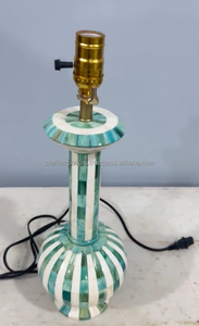 Lampes de table modernes faites à la main en pop art avec résine et incrustations d'os, éclairage artisanal écologique - Product Image 2