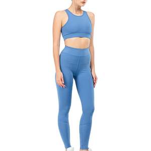 Ensemble 2 pièces personnalisé pour femme : Legging taille haute et haut court à col en V, idéal pour le sport, le yoga et l'entraînement - Product Image 1